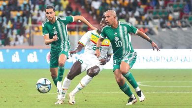 Ramiz Zerrouki et Sofiane Feghouli durant le match Sénégal-Algérie