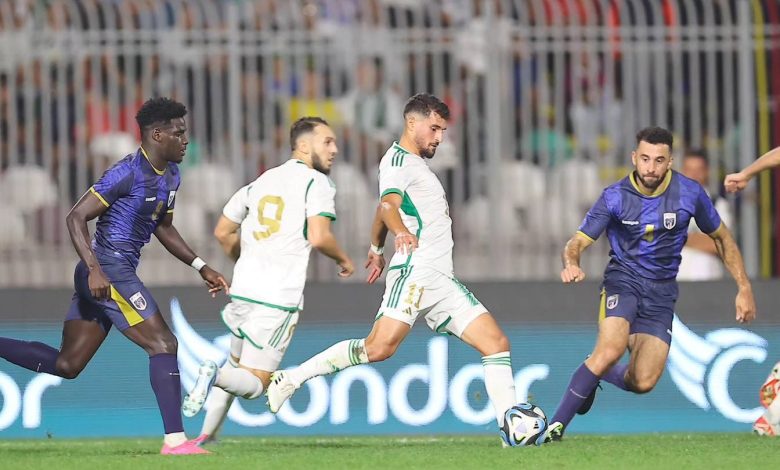 Houssem Aouar et Amine Gouiri lors du match amical contre le Cap-Vert