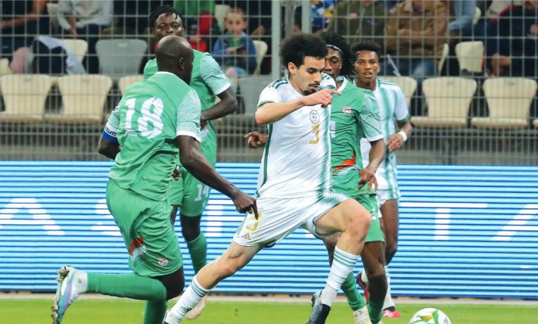 Rayan Aït Nouri avec l'équipe nationale d'Algérie
