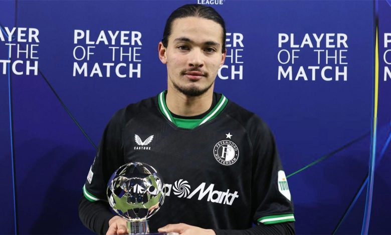 Anis Hadj-Moussa, élu meilleur joueur du match Manchester City-Feyenoord