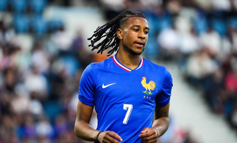 Michael Olise avec le maillot de la France