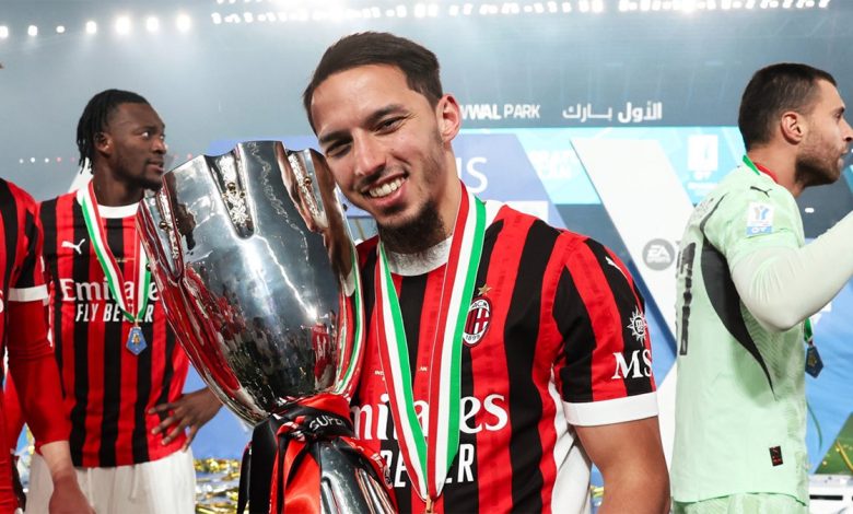 Ismaël Bennacer vainqueur de la Supercoupe d'Italie avec le Milan AC