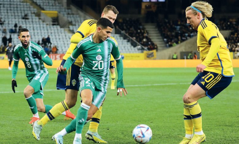 Nabil Bentaleb et Youcef Atal face à la Suède