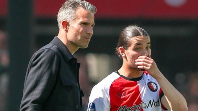 Robin van Persie et Anis Hadj Moussa