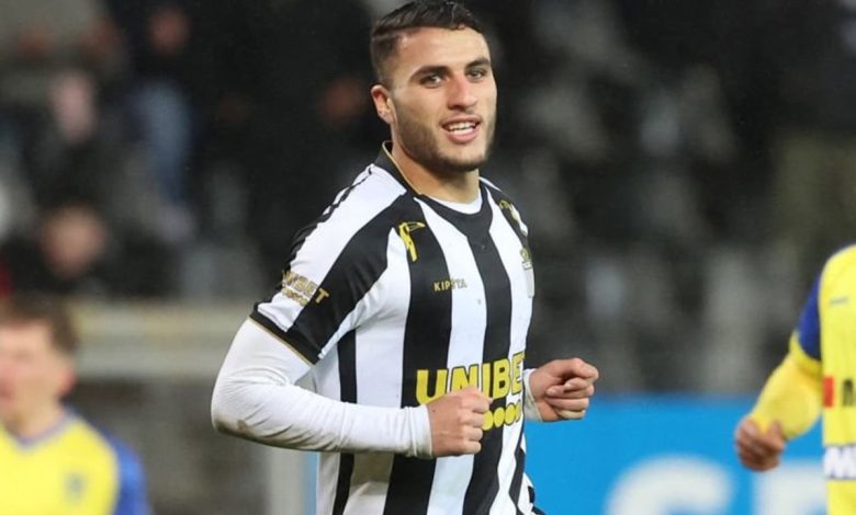 Yacine Titraoui avec Charleroi en UEFA Conference