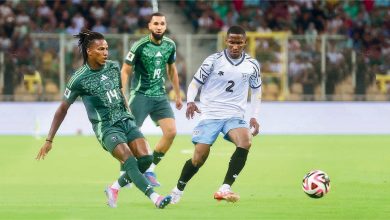 Hicham Boudaoui et Nabil Bentaleb face au Botswana